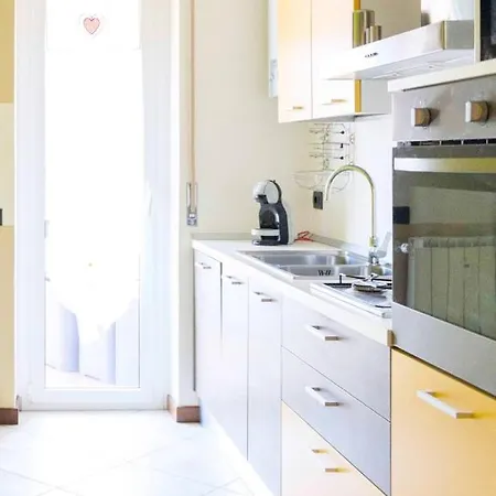 Blue - Cozy In Center 阿罗纳