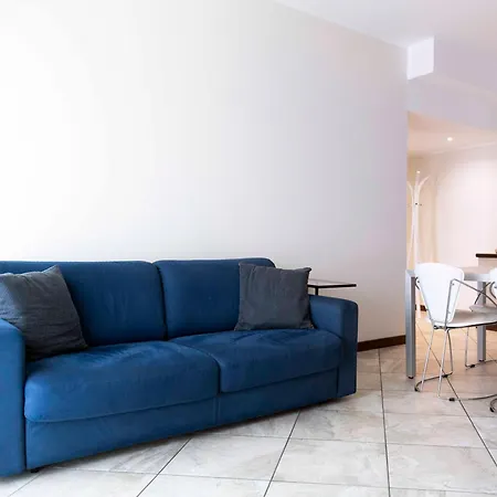 Blue - Cozy In Center Apartment